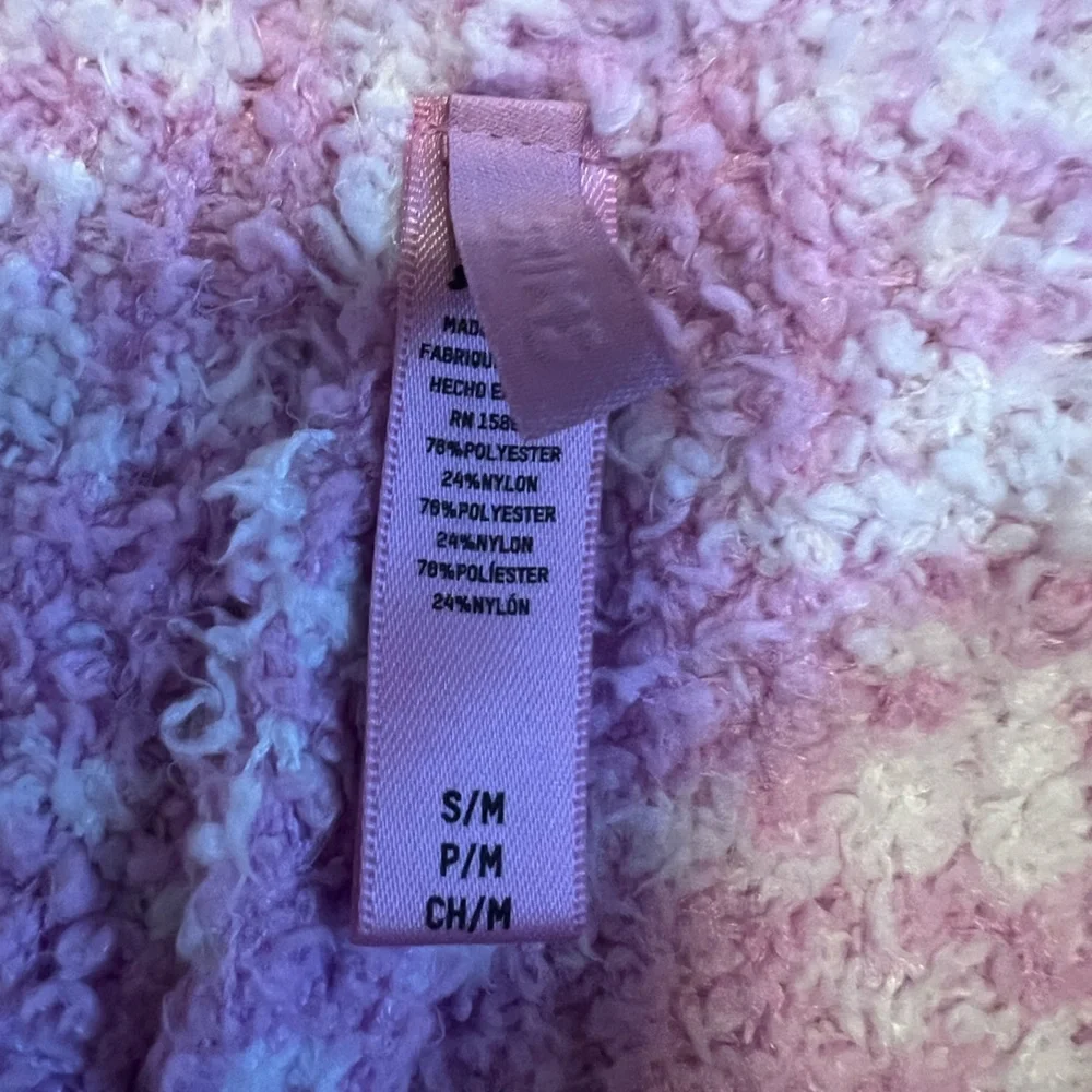 SKIMS Pink and White Pajama Set - Picture 13 of 15
